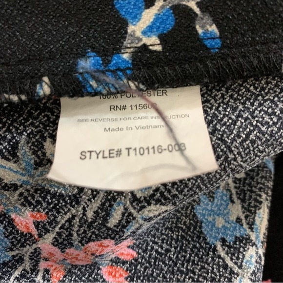 Lush floral blazer size small - Picture 3 of 6